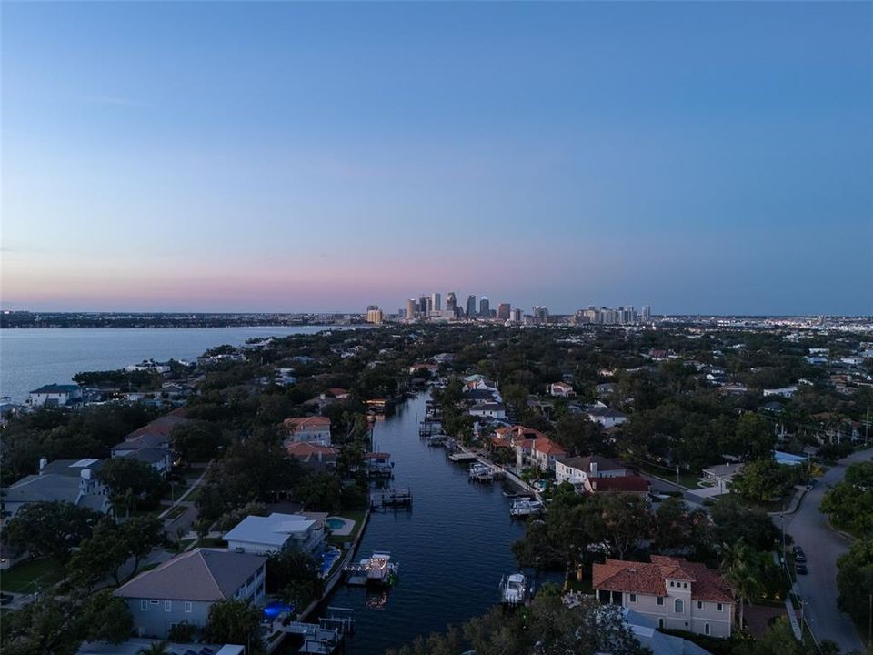 待售: $4,299,000 (0.29 acres)