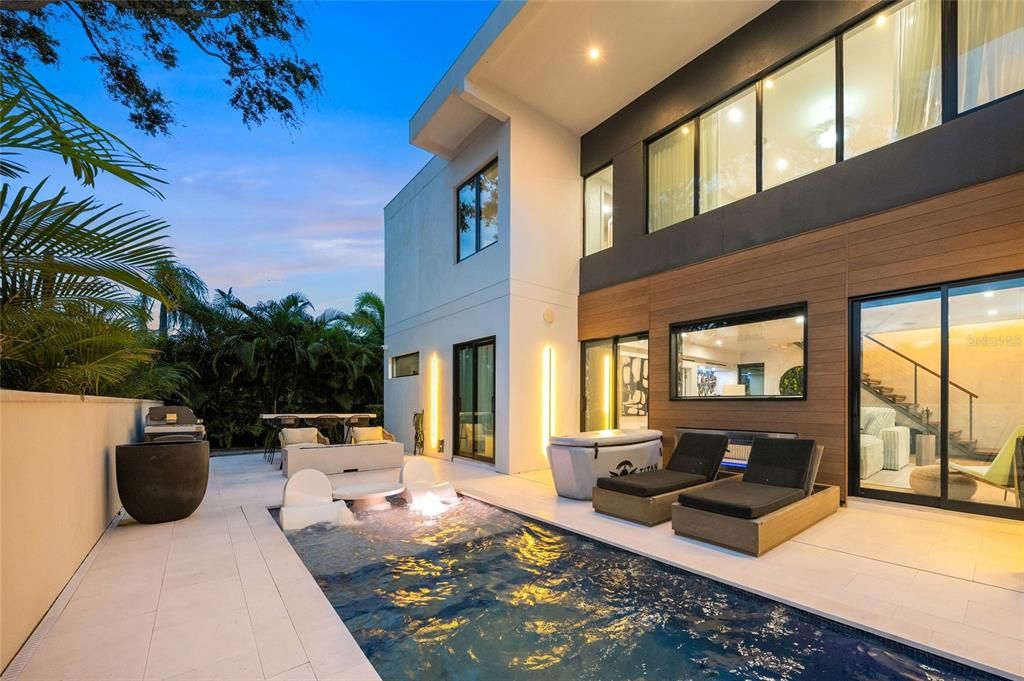 На продажу: $2,174,000 (4 спален, 3 ванн, 2930 Квадратных фут)