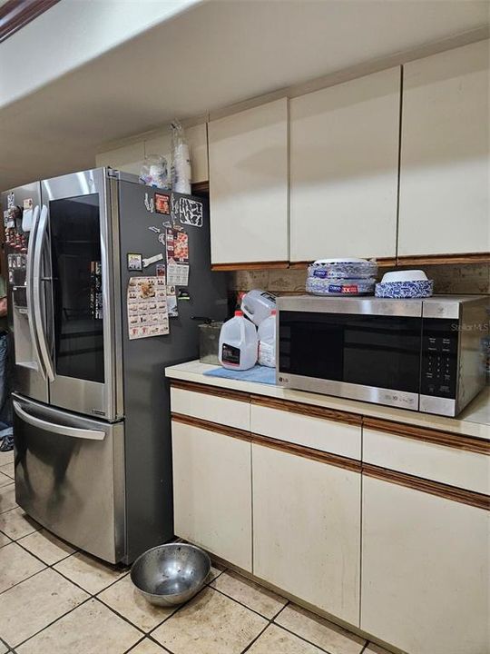 На продажу: $649,990 (6 спален, 3 ванн, 3213 Квадратных фут)