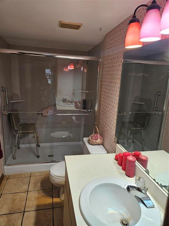 На продажу: $649,990 (6 спален, 3 ванн, 3213 Квадратных фут)