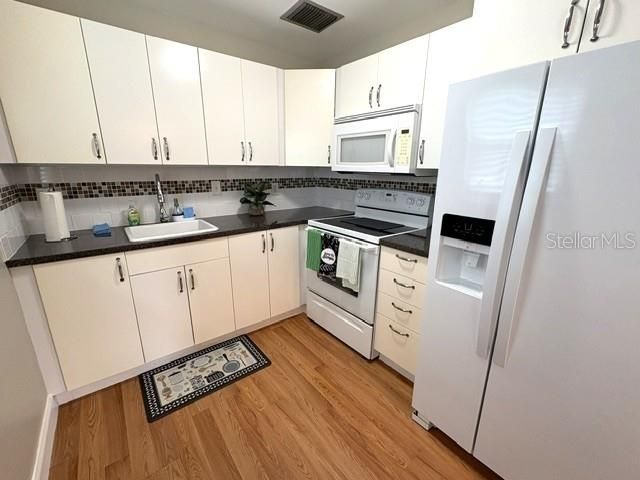 В аренду: $1,575 (2 спален, 2 ванн, 984 Квадратных фут)