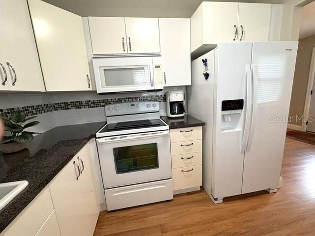 В аренду: $1,575 (2 спален, 2 ванн, 984 Квадратных фут)