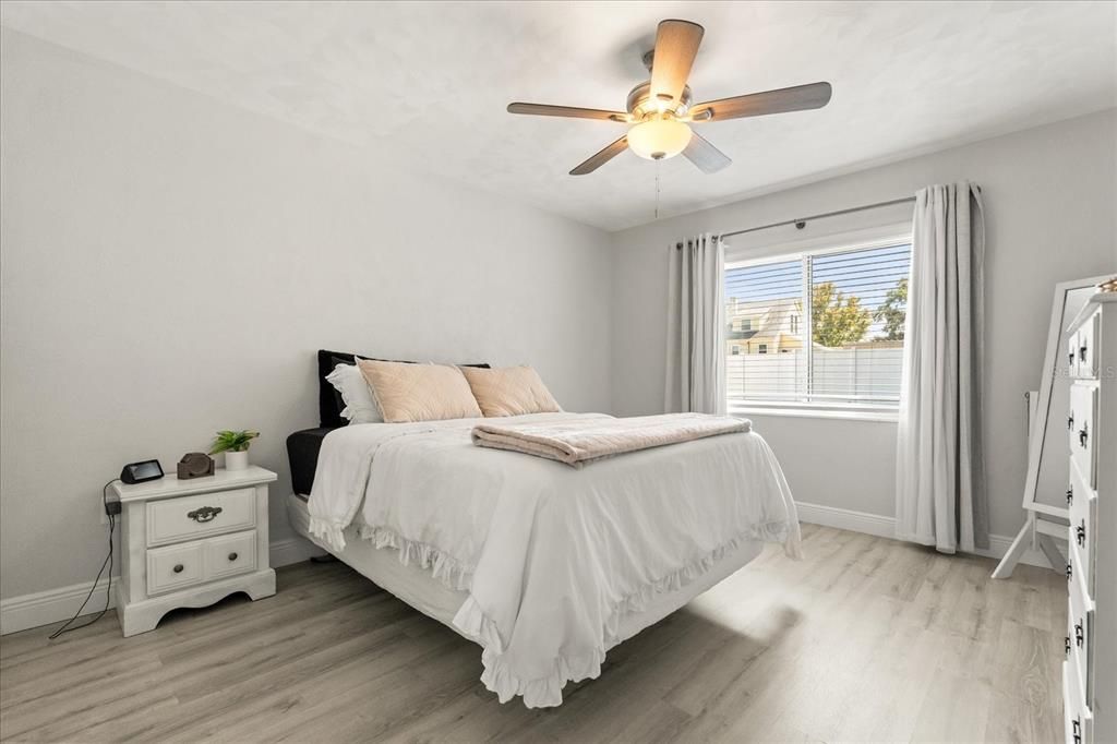 В аренду: $2,500 (4 спален, 2 ванн, 2427 Квадратных фут)