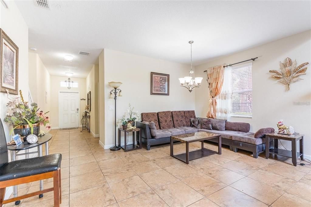 В аренду: $3,200 (5 спален, 5 ванн, 3081 Квадратных фут)