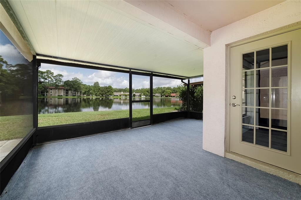For Sale: $260,000 (2 beds, 2 baths, 946 Square Feet)