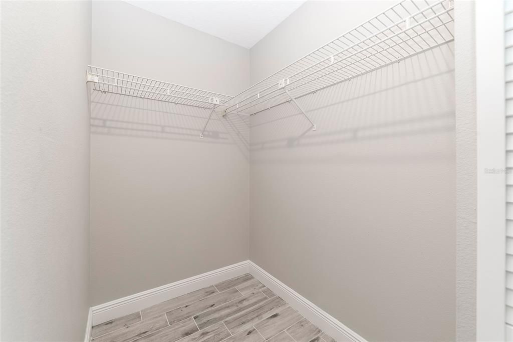 For Sale: $260,000 (2 beds, 2 baths, 946 Square Feet)