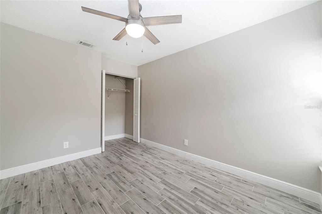 For Sale: $260,000 (2 beds, 2 baths, 946 Square Feet)