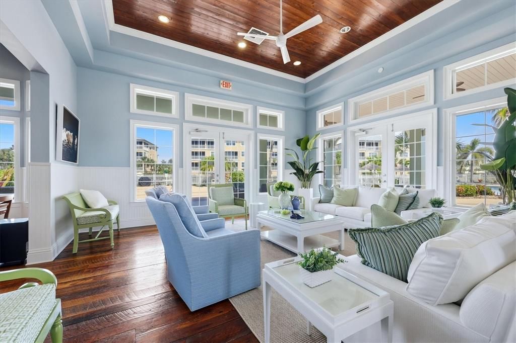 На продажу: $320,000 (3 спален, 2 ванн, 1999 Квадратных фут)