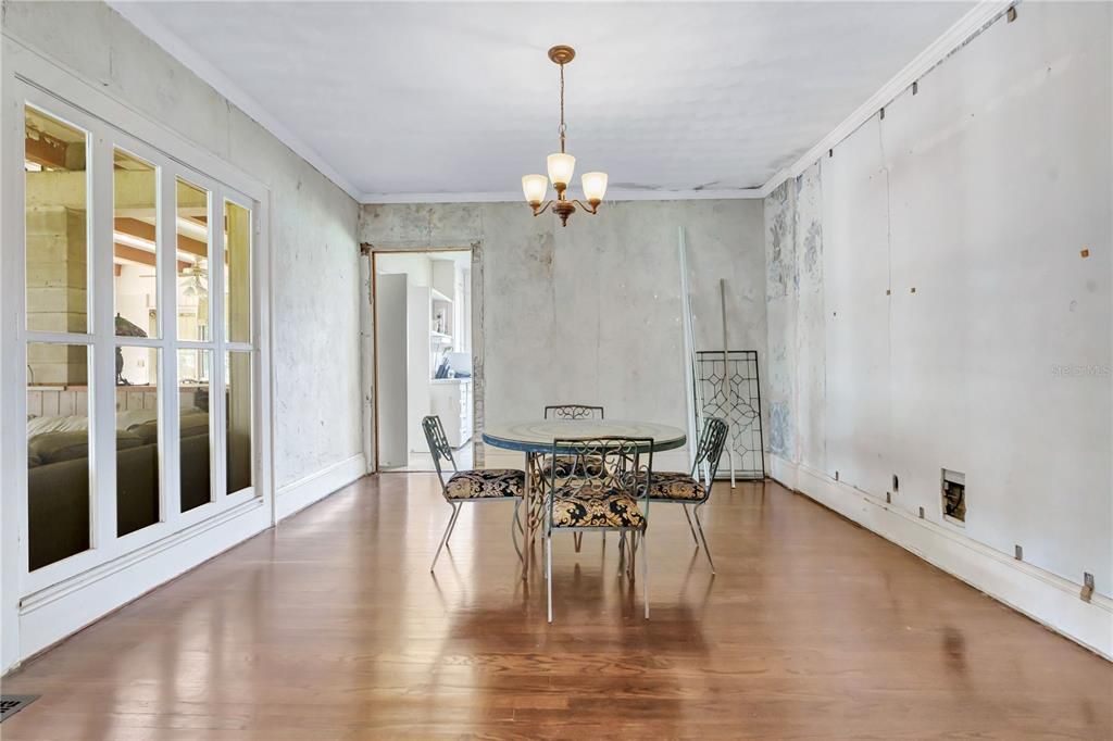 En Venta: $650,000 (4 camas, 3 baños, 3630 Pies cuadrados)
