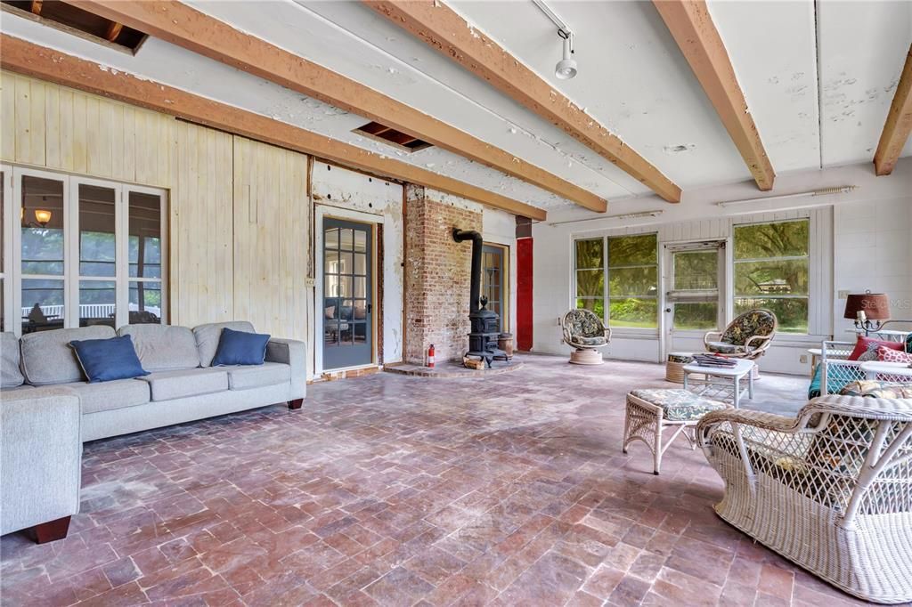 En Venta: $650,000 (4 camas, 3 baños, 3630 Pies cuadrados)