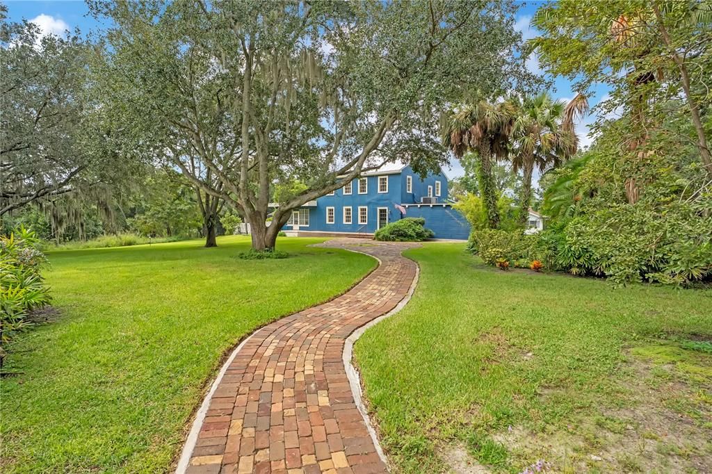 En Venta: $650,000 (4 camas, 3 baños, 3630 Pies cuadrados)