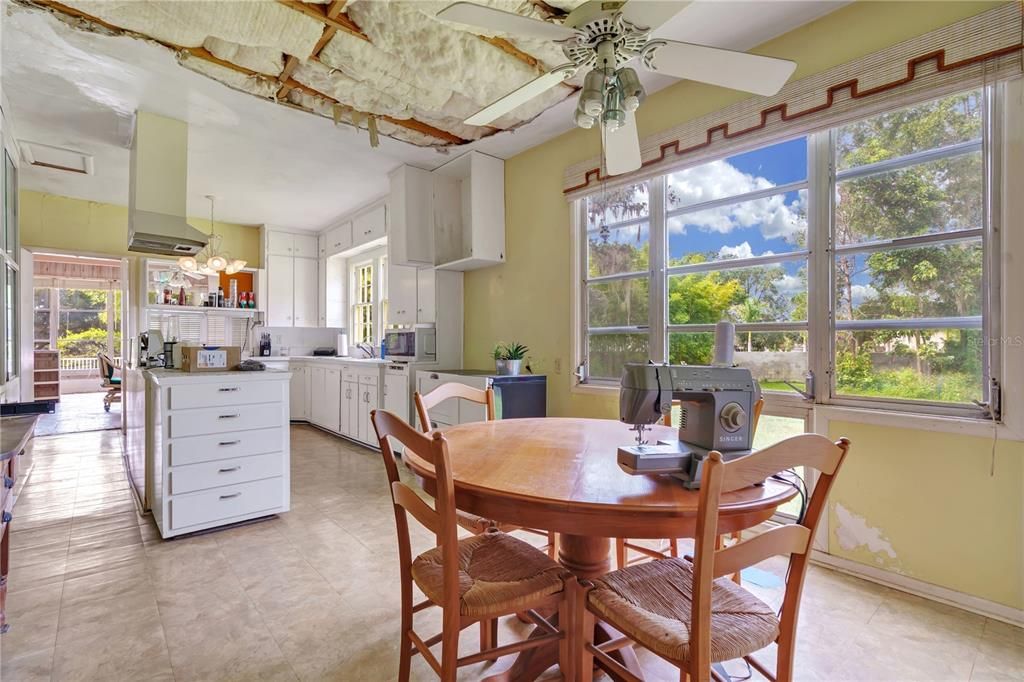 En Venta: $650,000 (4 camas, 3 baños, 3630 Pies cuadrados)