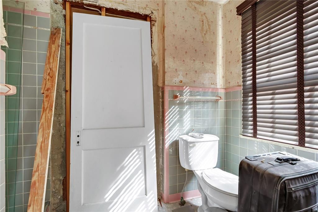 En Venta: $650,000 (4 camas, 3 baños, 3630 Pies cuadrados)