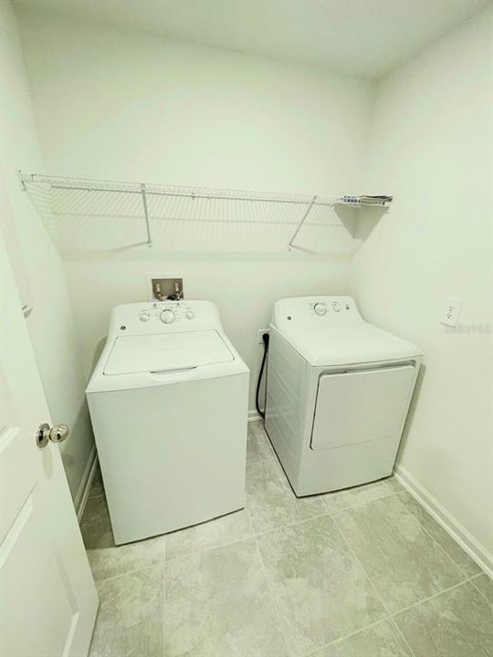 В аренду: $2,250 (4 спален, 2 ванн, 1932 Квадратных фут)