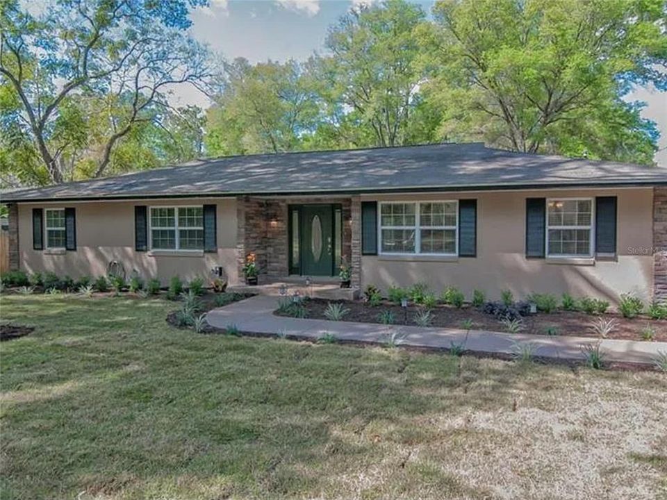 For Sale: $399,990 (4 beds, 2 baths, 2001 Square Feet)