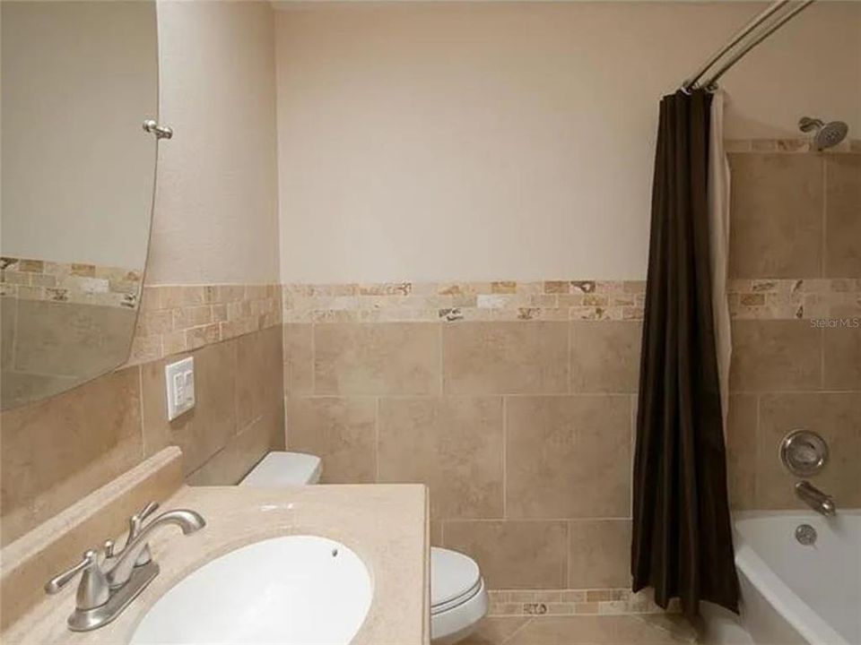 For Sale: $399,990 (4 beds, 2 baths, 2001 Square Feet)