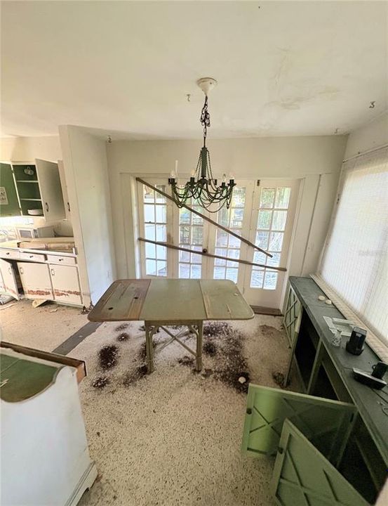 На продажу: $149,900 (2 спален, 1 ванн, 913 Квадратных фут)