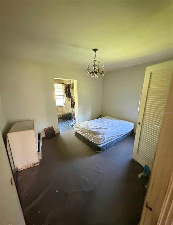 На продажу: $149,900 (2 спален, 1 ванн, 913 Квадратных фут)