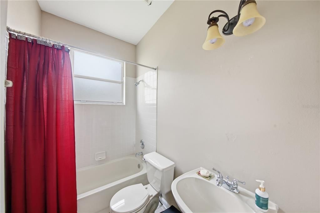 En Venta: $525,000 (3 camas, 2 baños, 1683 Pies cuadrados)