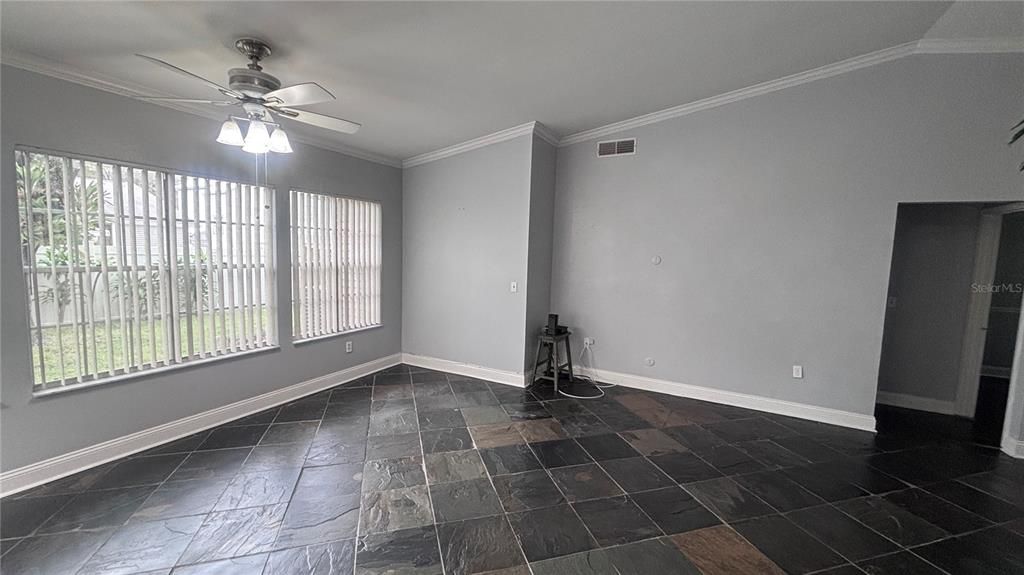 В аренду: $1,800 (2 спален, 1 ванн, 854 Квадратных фут)