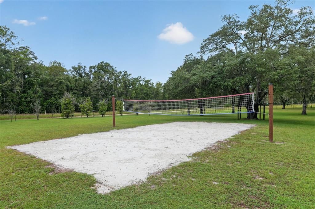 For Sale: $599,900 (4 beds, 2 baths, 1912 Square Feet)