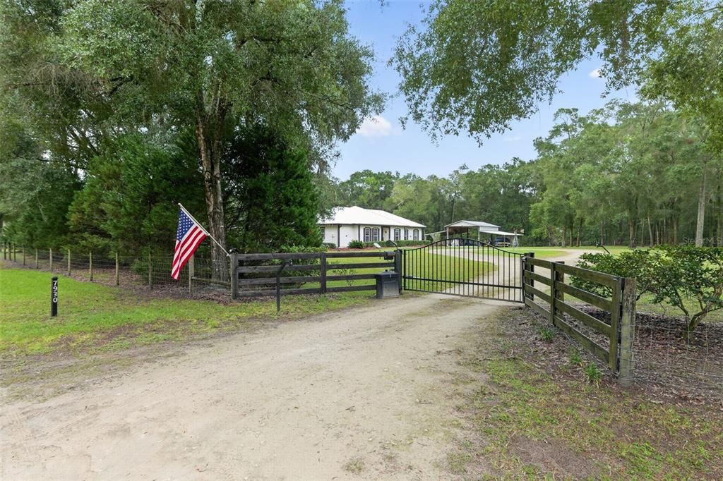 For Sale: $599,900 (4 beds, 2 baths, 1912 Square Feet)