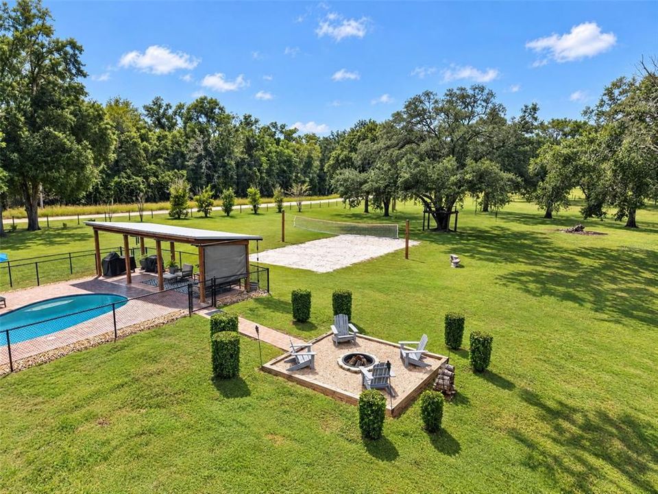 For Sale: $599,900 (4 beds, 2 baths, 1912 Square Feet)