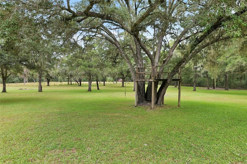For Sale: $599,900 (4 beds, 2 baths, 1912 Square Feet)
