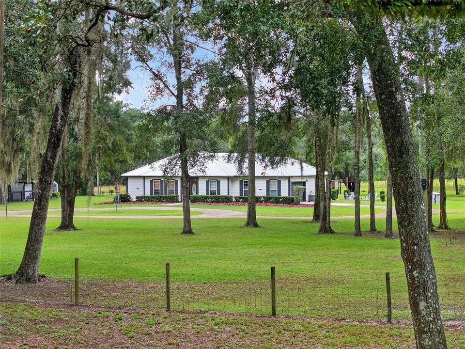 For Sale: $599,900 (4 beds, 2 baths, 1912 Square Feet)