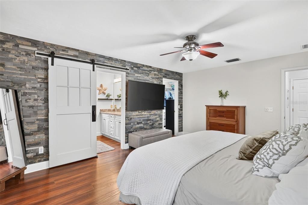 For Sale: $599,900 (4 beds, 2 baths, 1912 Square Feet)