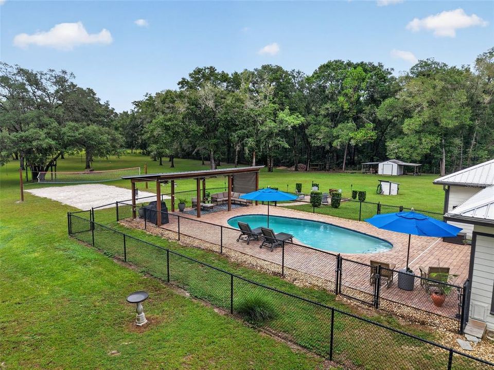 For Sale: $599,900 (4 beds, 2 baths, 1912 Square Feet)