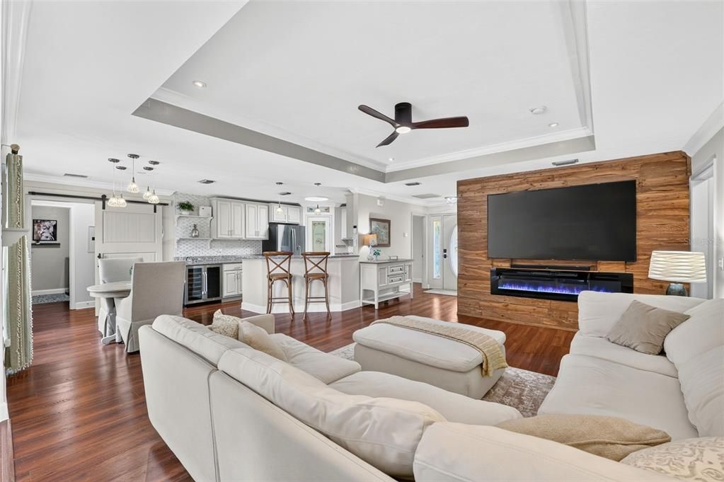 For Sale: $599,900 (4 beds, 2 baths, 1912 Square Feet)