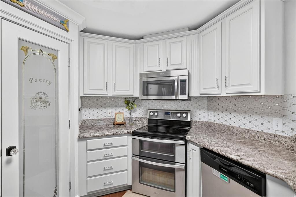 For Sale: $599,900 (4 beds, 2 baths, 1912 Square Feet)