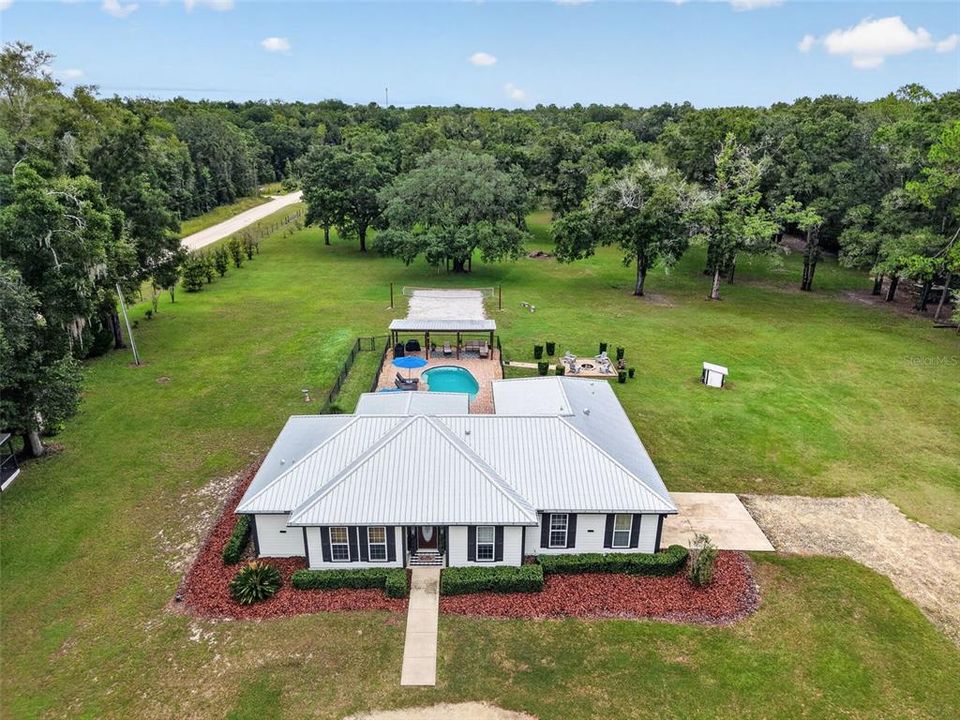 For Sale: $599,900 (4 beds, 2 baths, 1912 Square Feet)