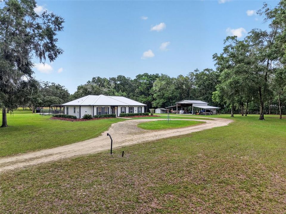 For Sale: $599,900 (4 beds, 2 baths, 1912 Square Feet)
