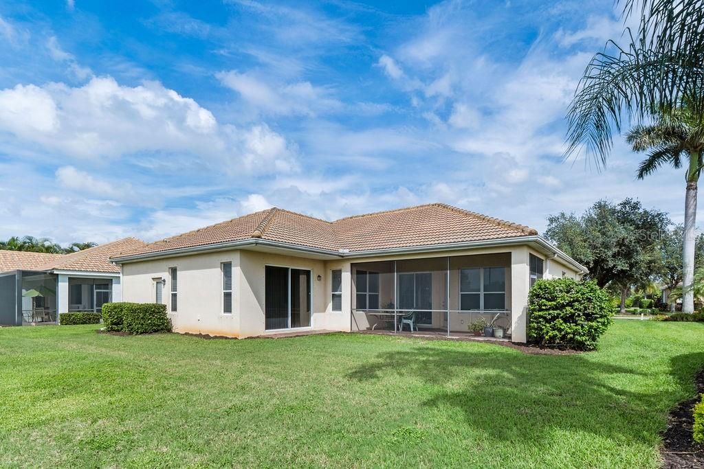 For Sale: $659,990 (4 beds, 3 baths, 2304 Square Feet)