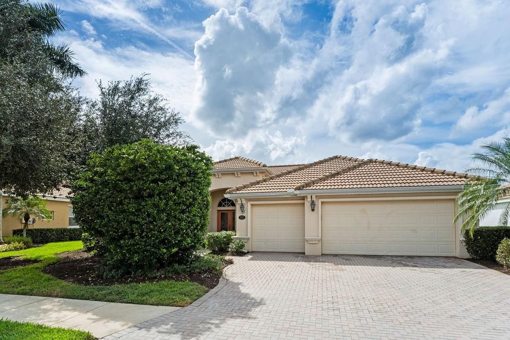For Sale: $659,990 (4 beds, 3 baths, 2304 Square Feet)
