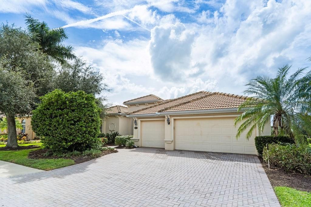 For Sale: $659,990 (4 beds, 3 baths, 2304 Square Feet)