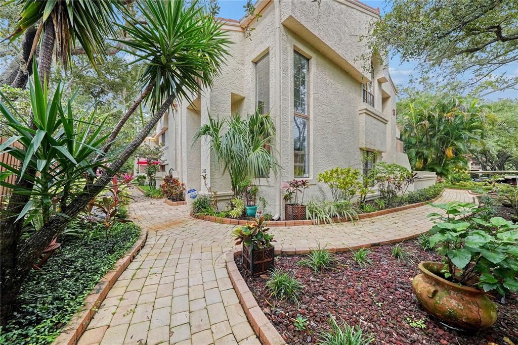 En Venta: $320,000 (3 camas, 2 baños, 1360 Pies cuadrados)