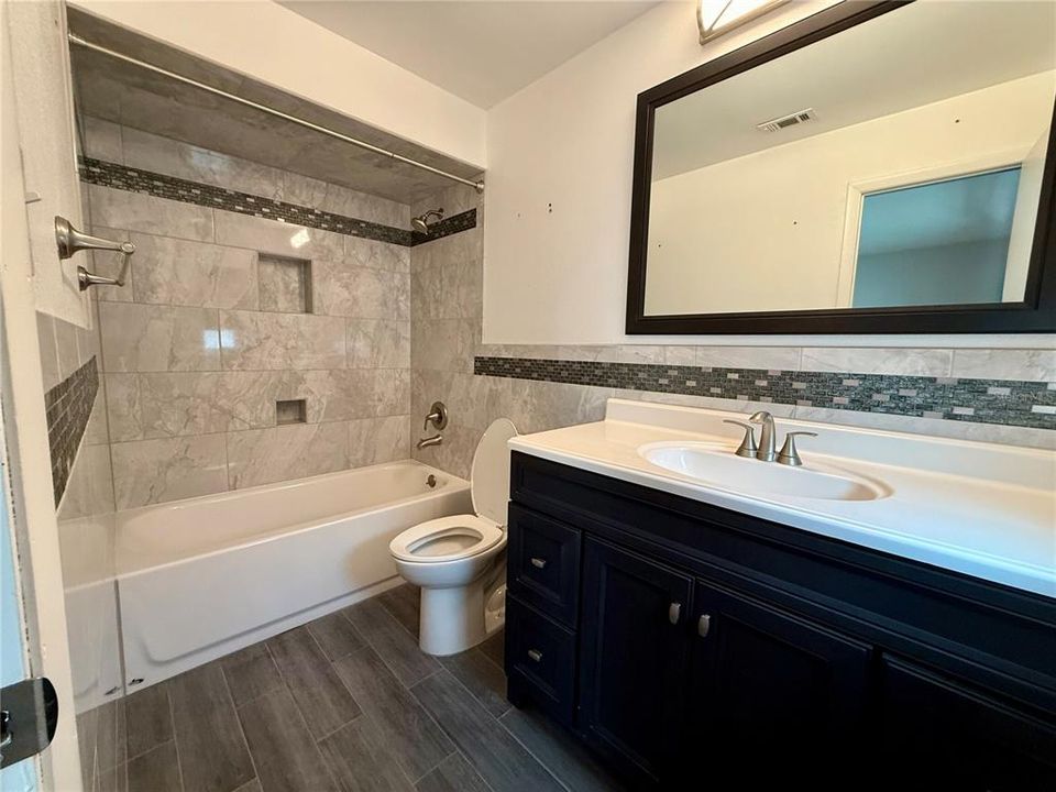 В аренду: $2,375 (3 спален, 2 ванн, 1275 Квадратных фут)
