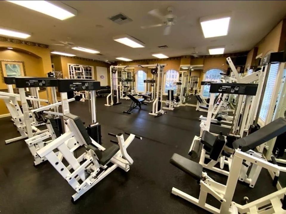 For Rent: $2,350 (2 beds, 2 baths, 1174 Square Feet)