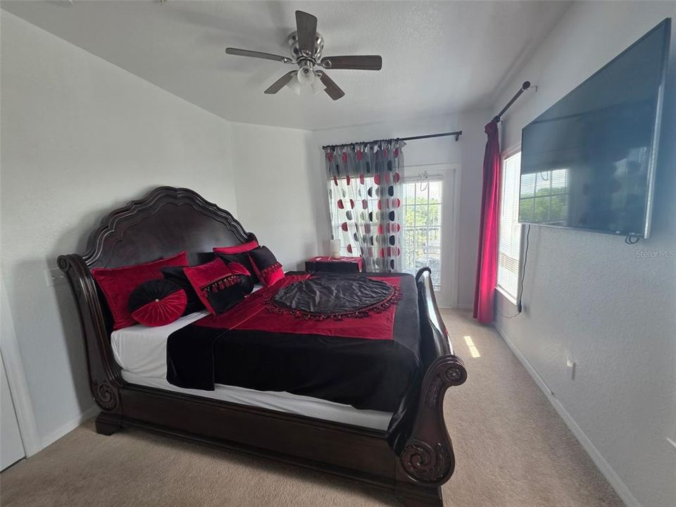 For Rent: $2,350 (2 beds, 2 baths, 1174 Square Feet)