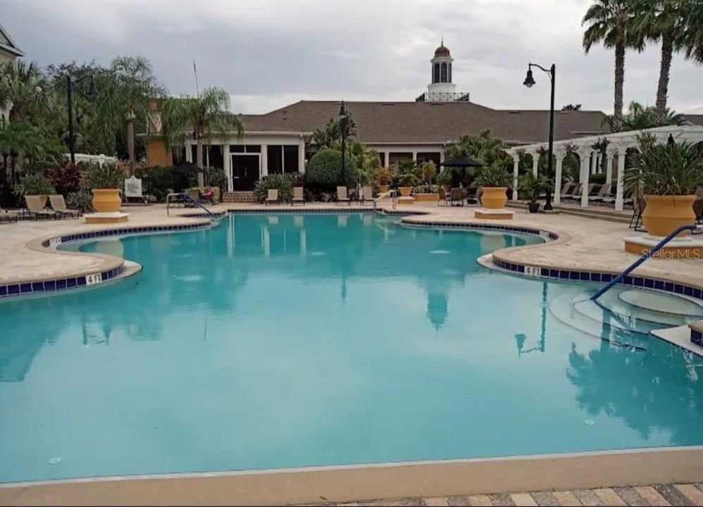 For Rent: $2,350 (2 beds, 2 baths, 1174 Square Feet)