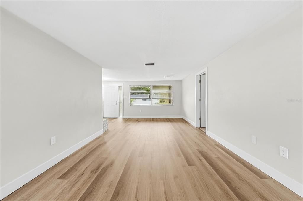 For Sale: $249,900 (2 beds, 2 baths, 1513 Square Feet)