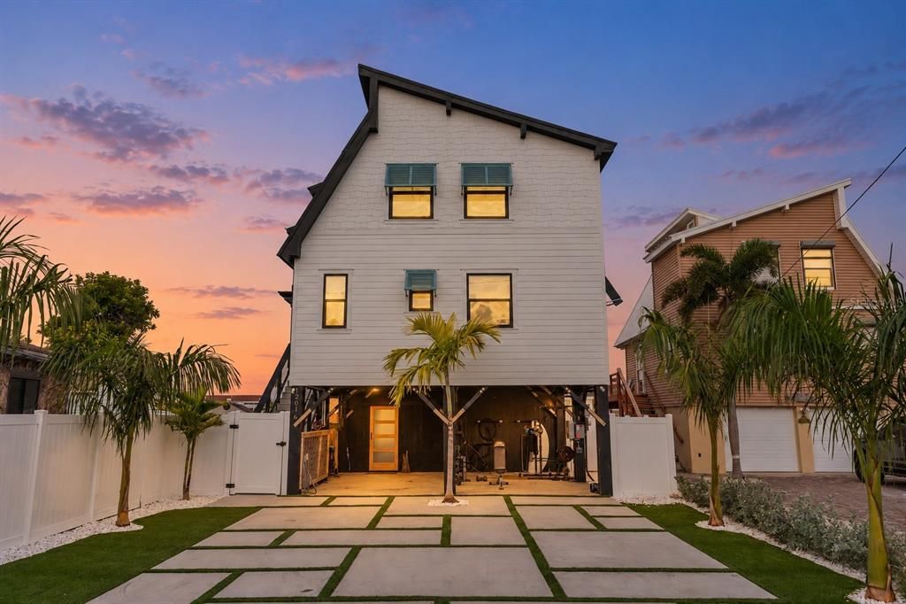En Venta: $1,600,000 (3 camas, 2 baños, 1690 Pies cuadrados)
