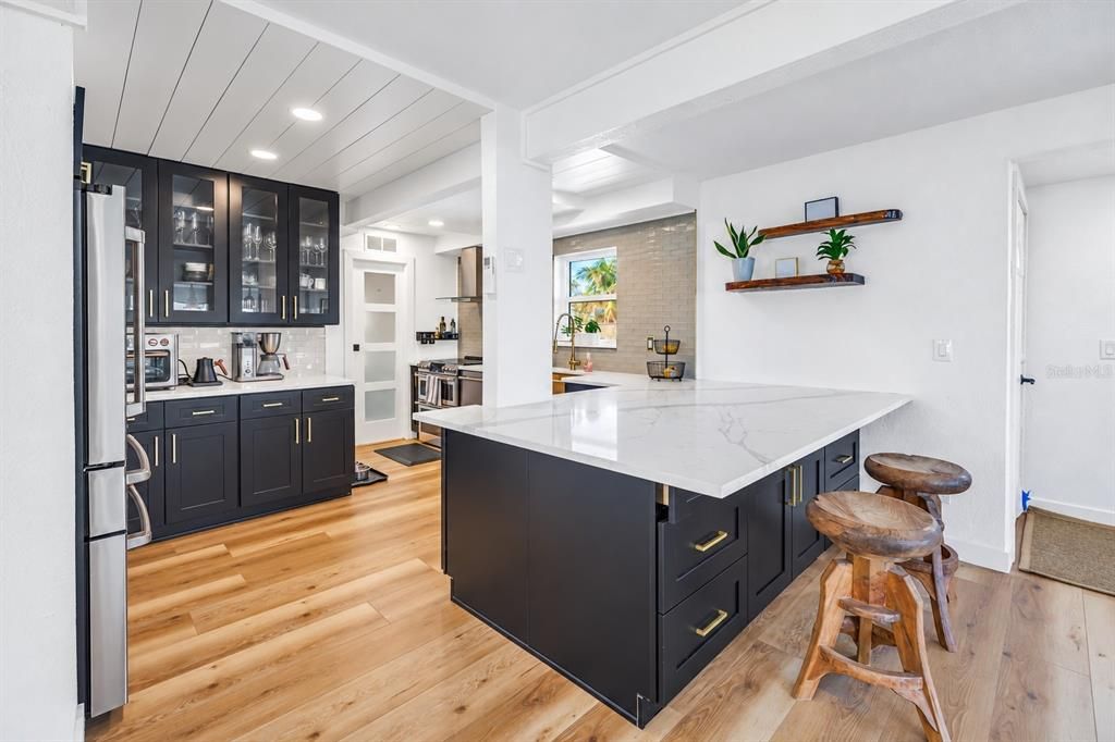 En Venta: $1,600,000 (3 camas, 2 baños, 1690 Pies cuadrados)