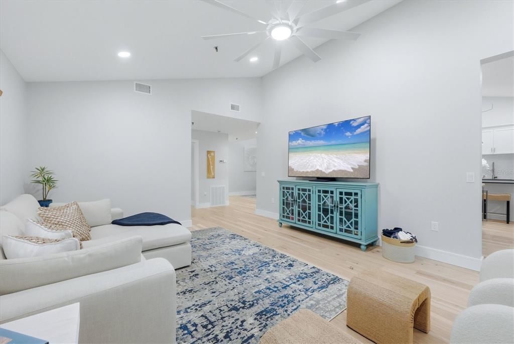 En Venta: $1,450,000 (3 camas, 2 baños, 2204 Pies cuadrados)