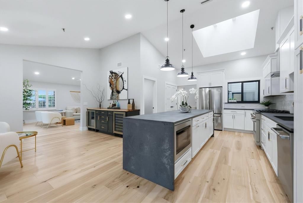 En Venta: $1,450,000 (3 camas, 2 baños, 2204 Pies cuadrados)