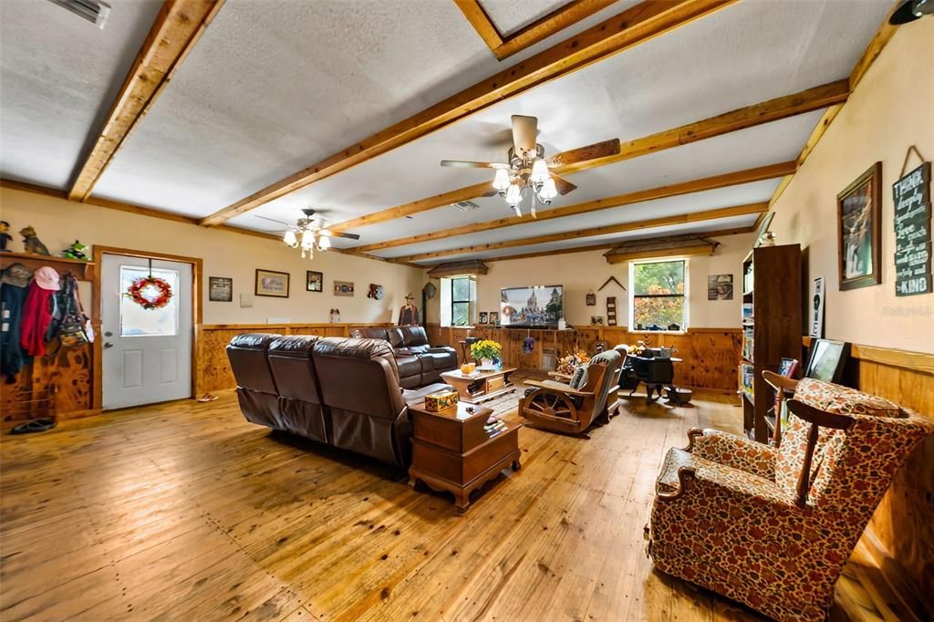 На продажу: $275,000 (3 спален, 2 ванн, 2631 Квадратных фут)