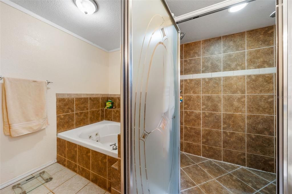 На продажу: $275,000 (3 спален, 2 ванн, 2631 Квадратных фут)